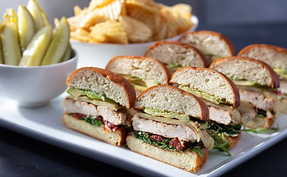 GRILLED CHICKEN & AVOCADO PLATTER