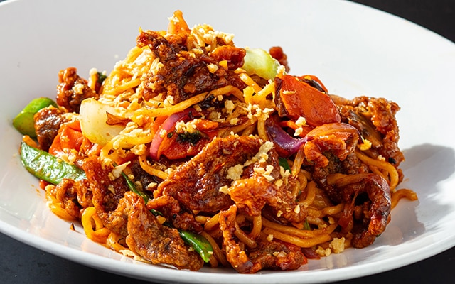 SPICY BEEF GARLIC NOODLES